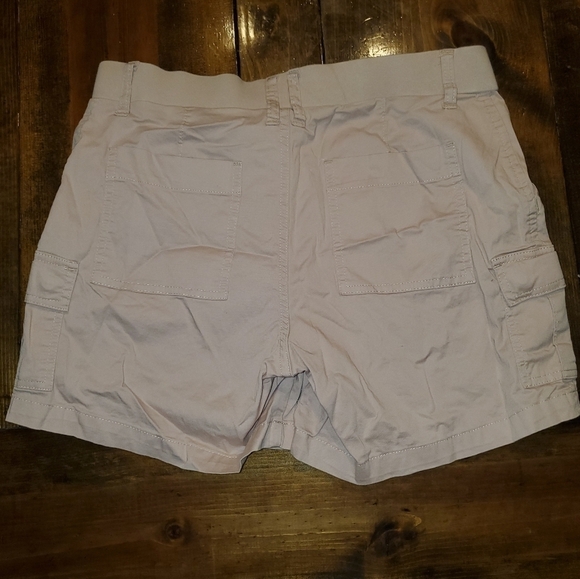Lee Regular Fit Short Rise Creamy Pink Elastic Waist Shorts - Size 12 - Picture 9 of 9